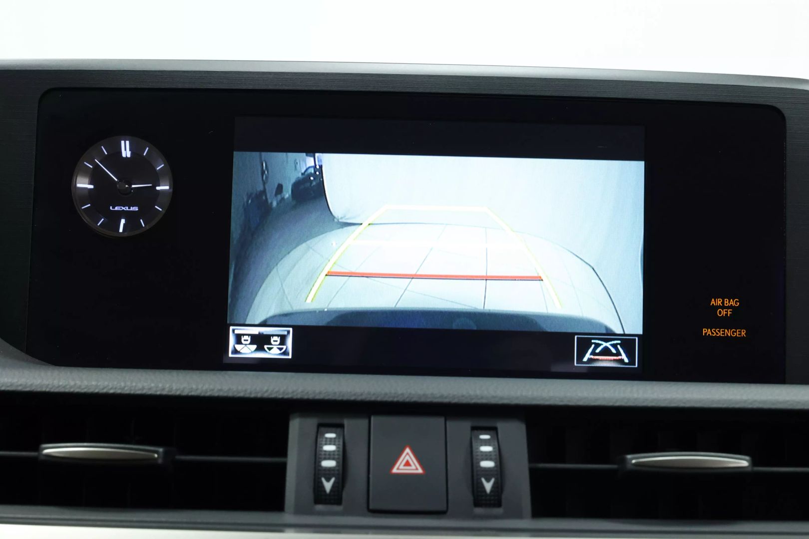 2020 Lexus Es - Image 32
