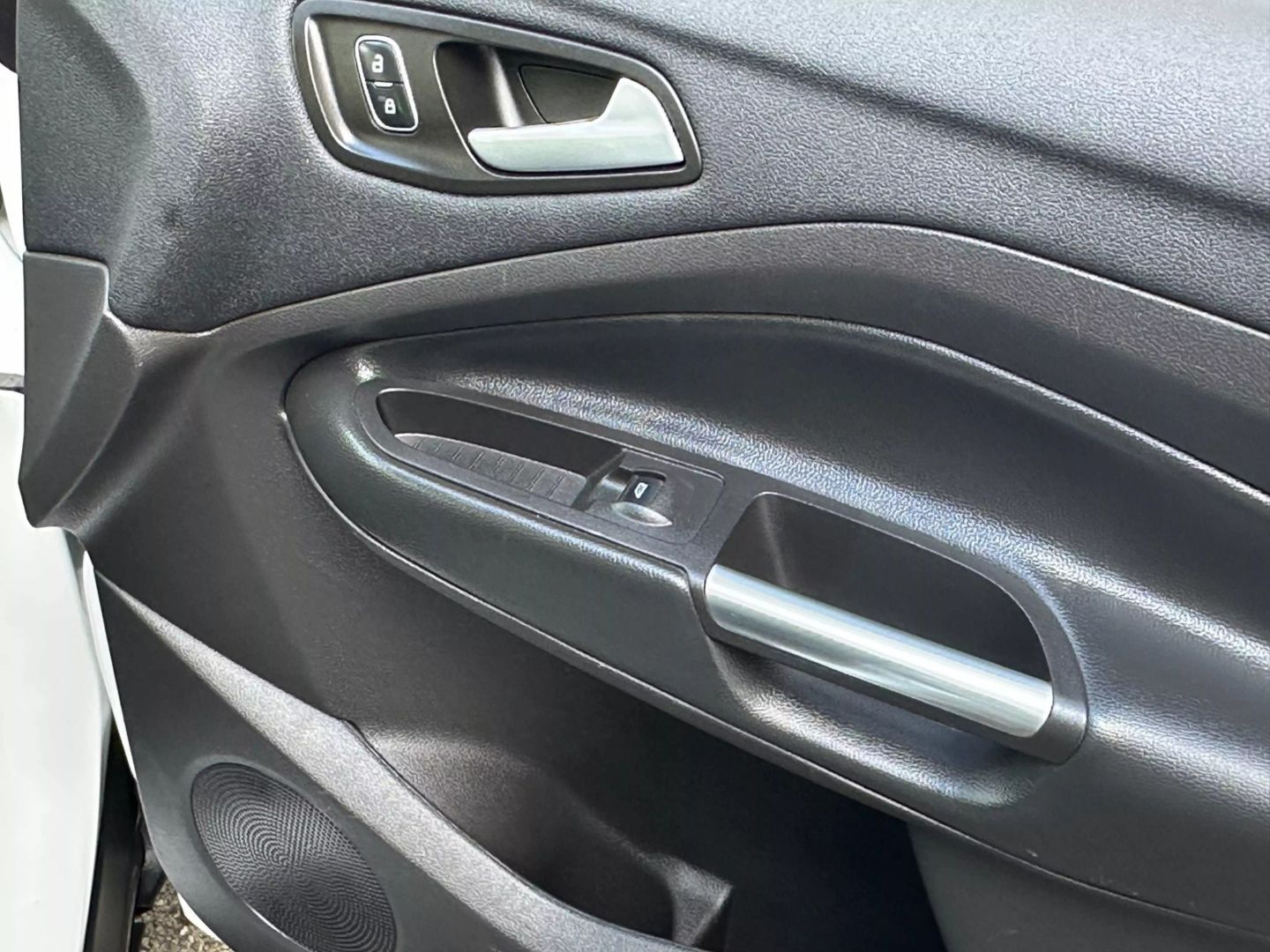 2018 Ford Escape - Image 19