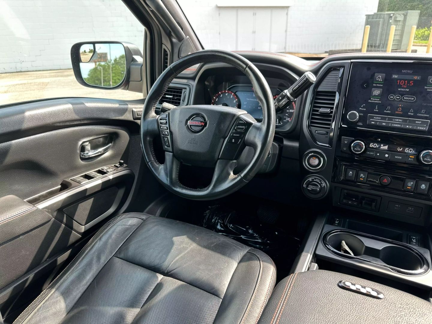2020 NISSAN TITAN CREW CAB PICKUP V8, 5.6 LITER PRO-4X PICKUP 4D 5 1/2 FT