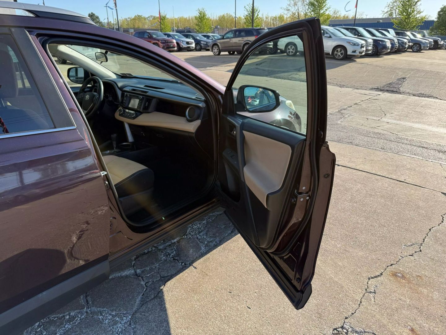 2017 Toyota Rav4 - Image 22