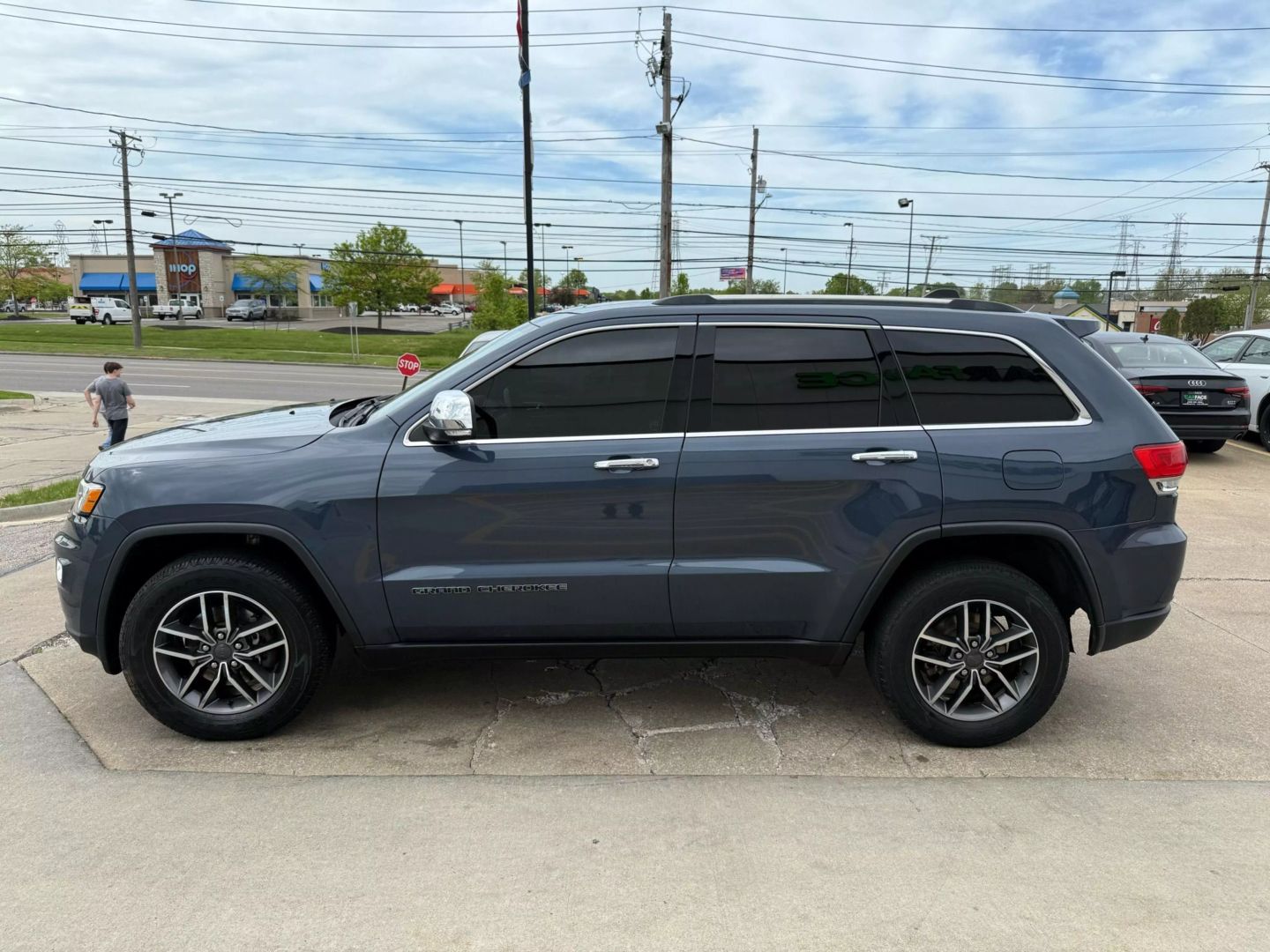2020 Jeep Grand Cherokee - Image 6