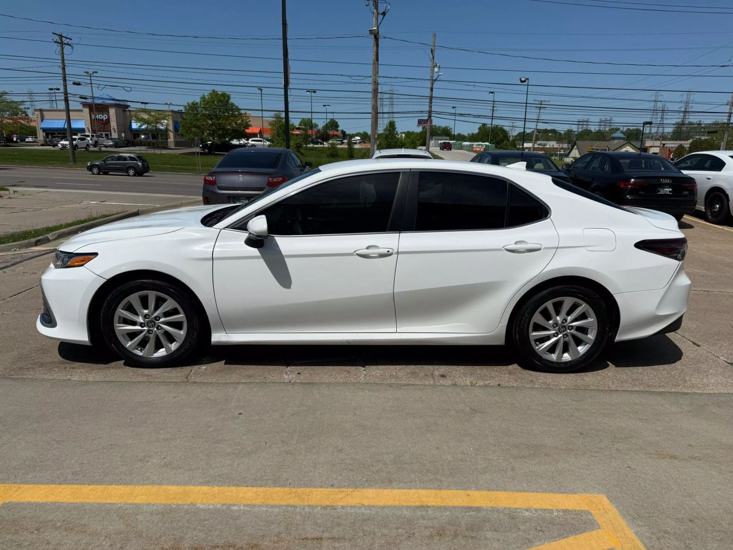 2021 Toyota Camry - Image 6