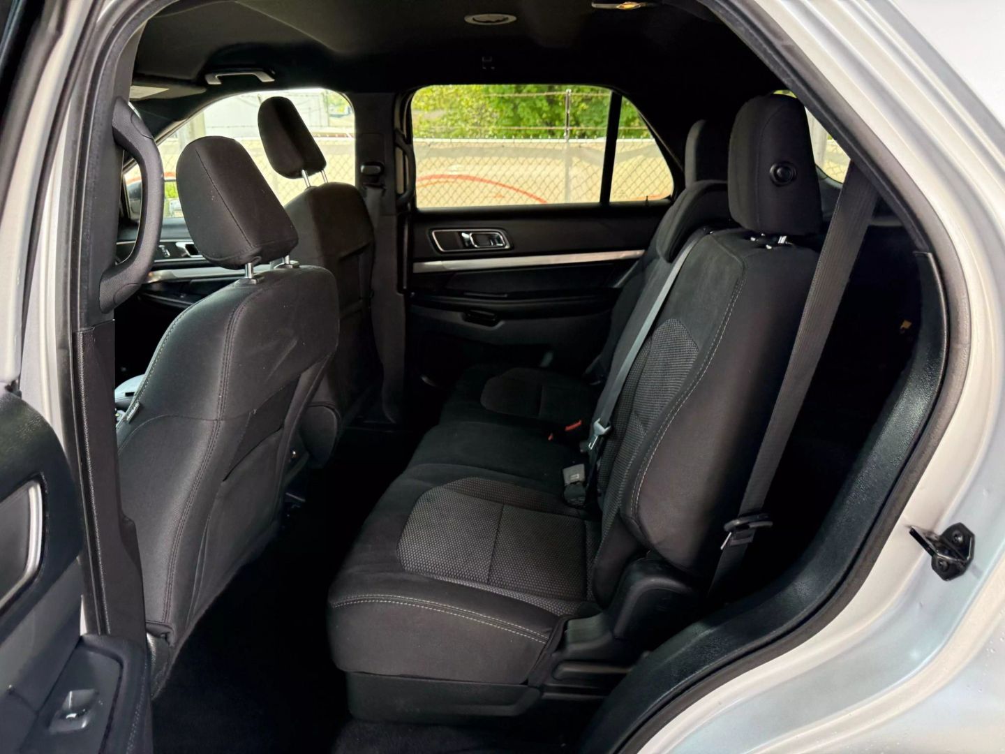 2019 Ford Explorer - Image 18