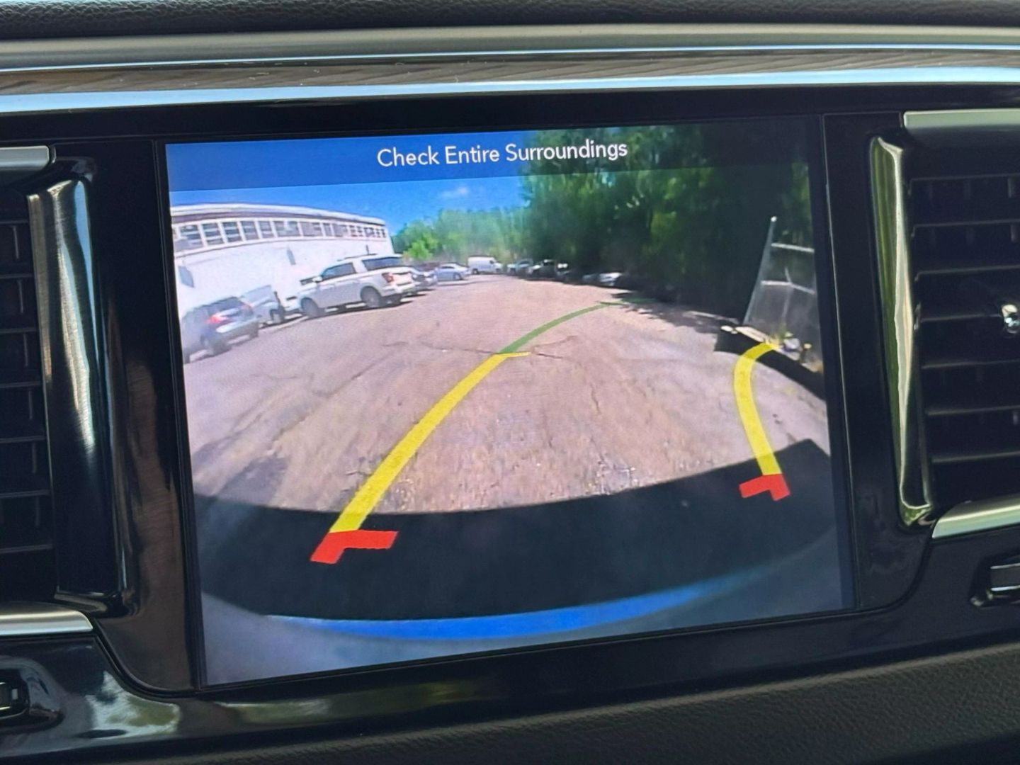 2019 Chrysler Pacifica - Image 37
