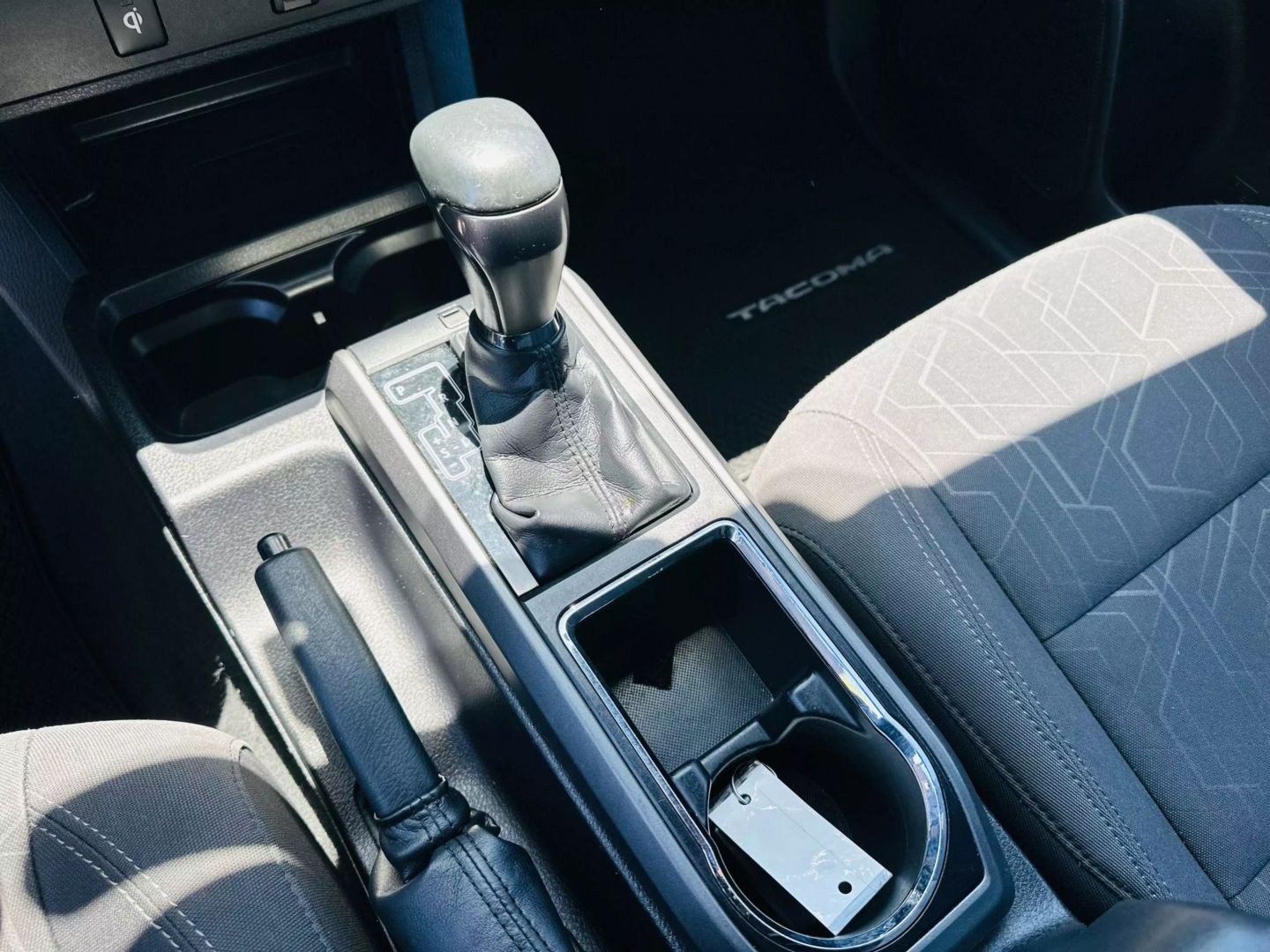 2016 Toyota Tacoma Access Cab - Image 22
