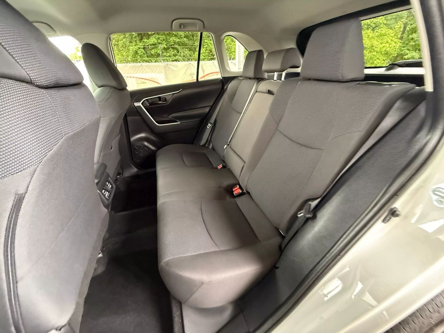 2024 Toyota Rav4 - Image 19