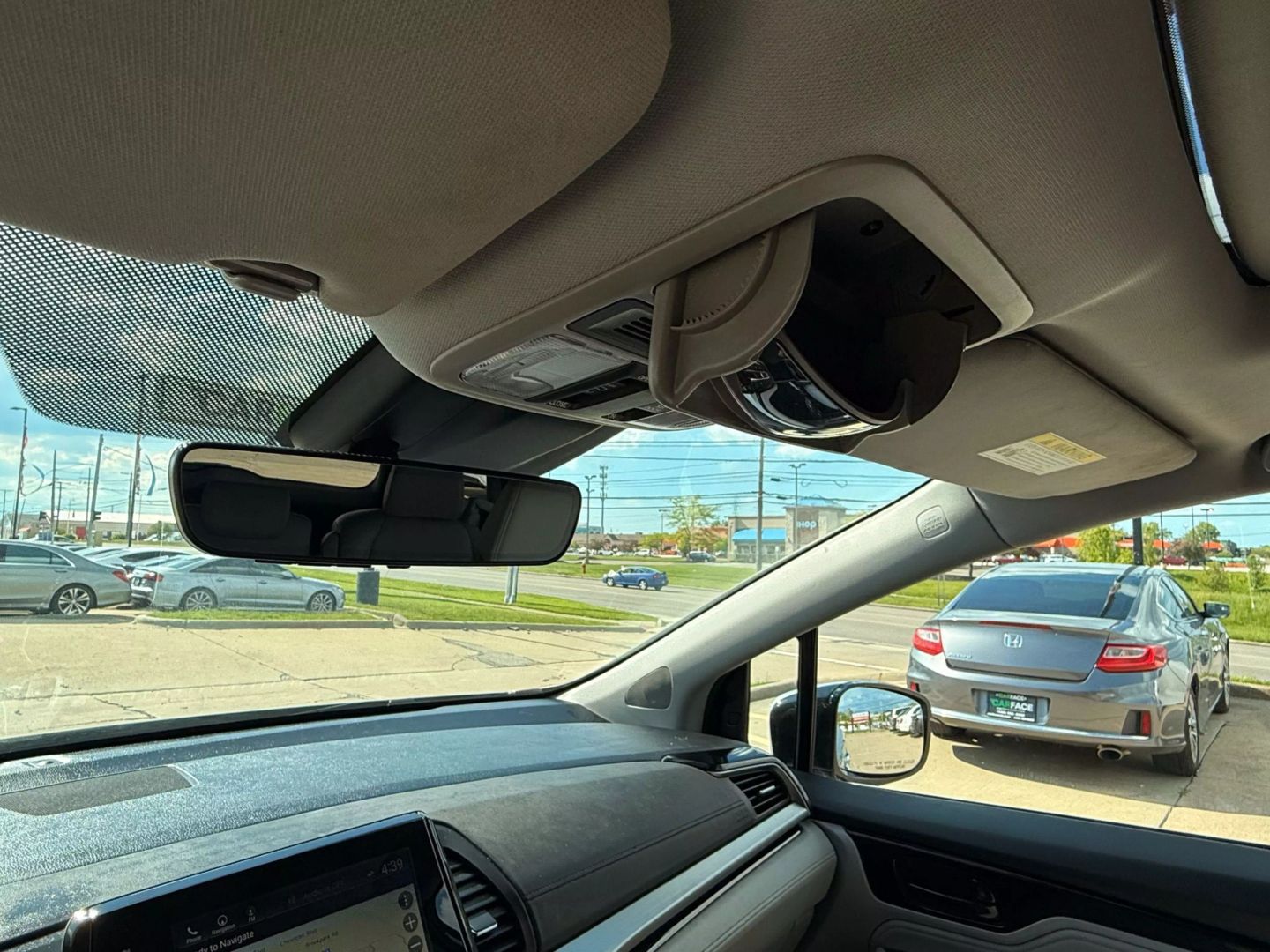 2018 Honda Odyssey - Image 60