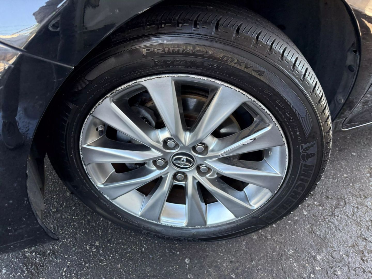 2016 Toyota Camry - Image 39