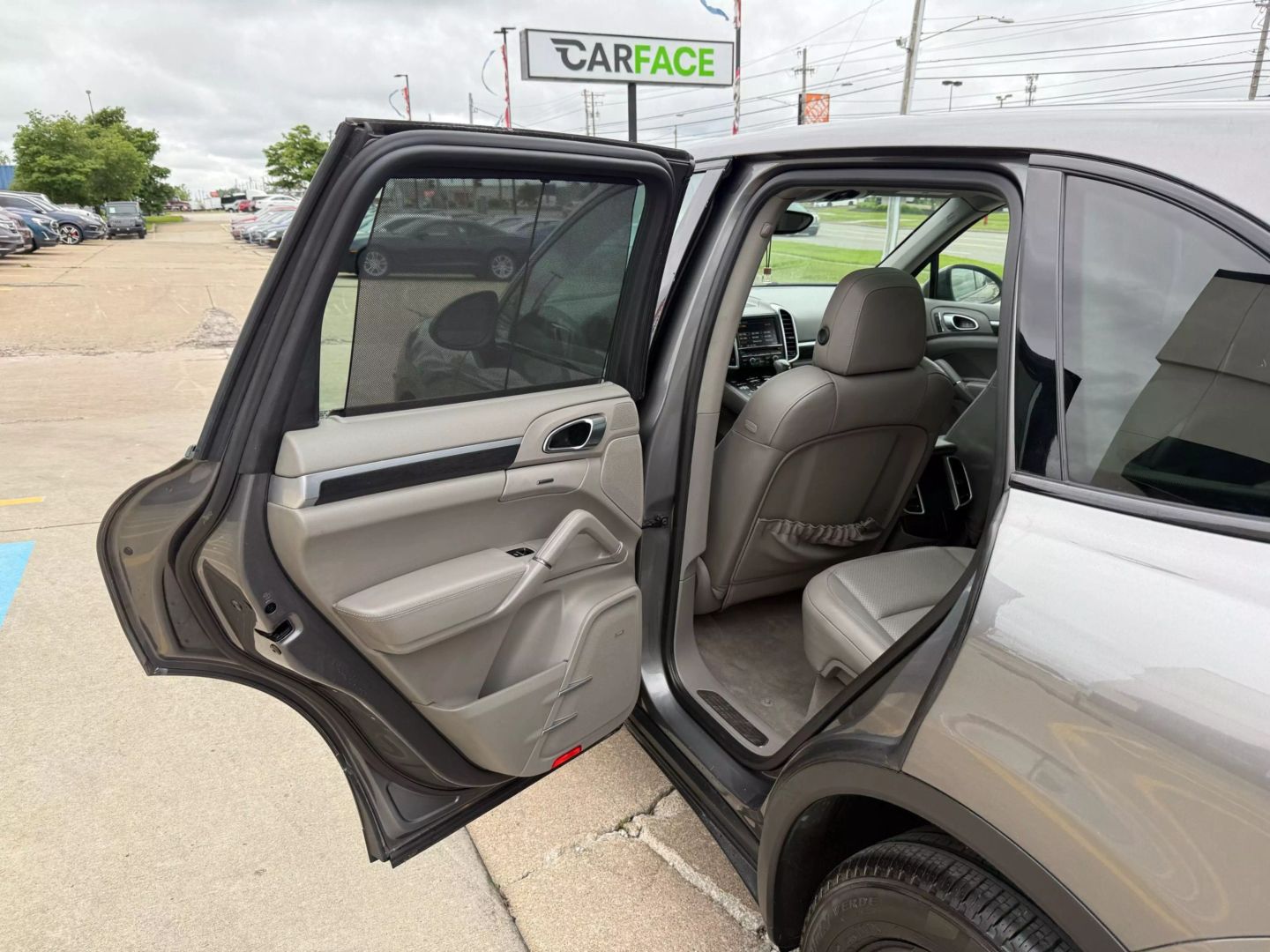 2013 Porsche Cayenne - Image 21