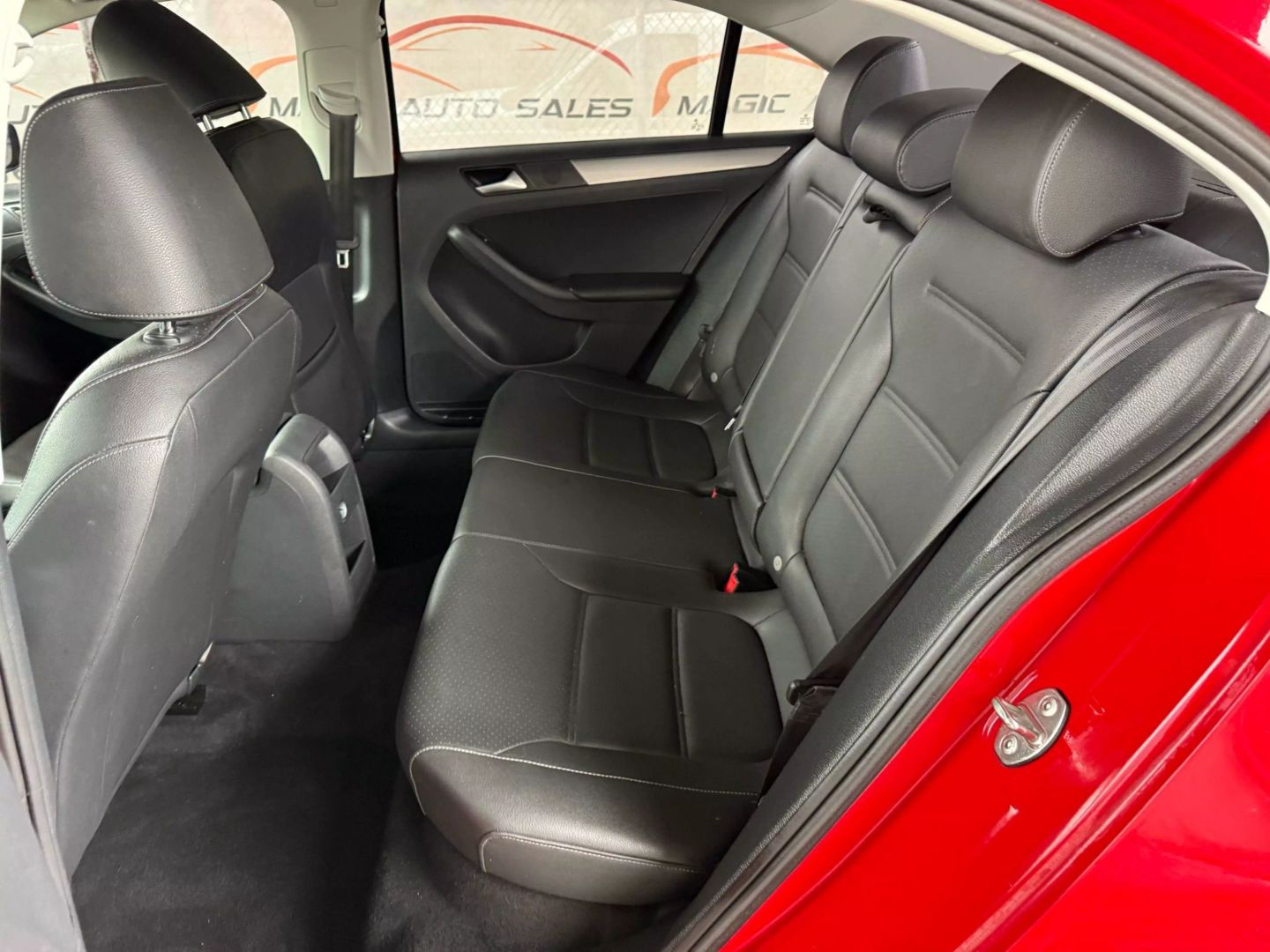 2018 Volkswagen Jetta - Image 18