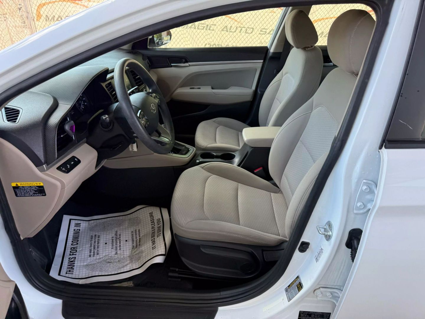 2019 Hyundai Elantra - Image 15