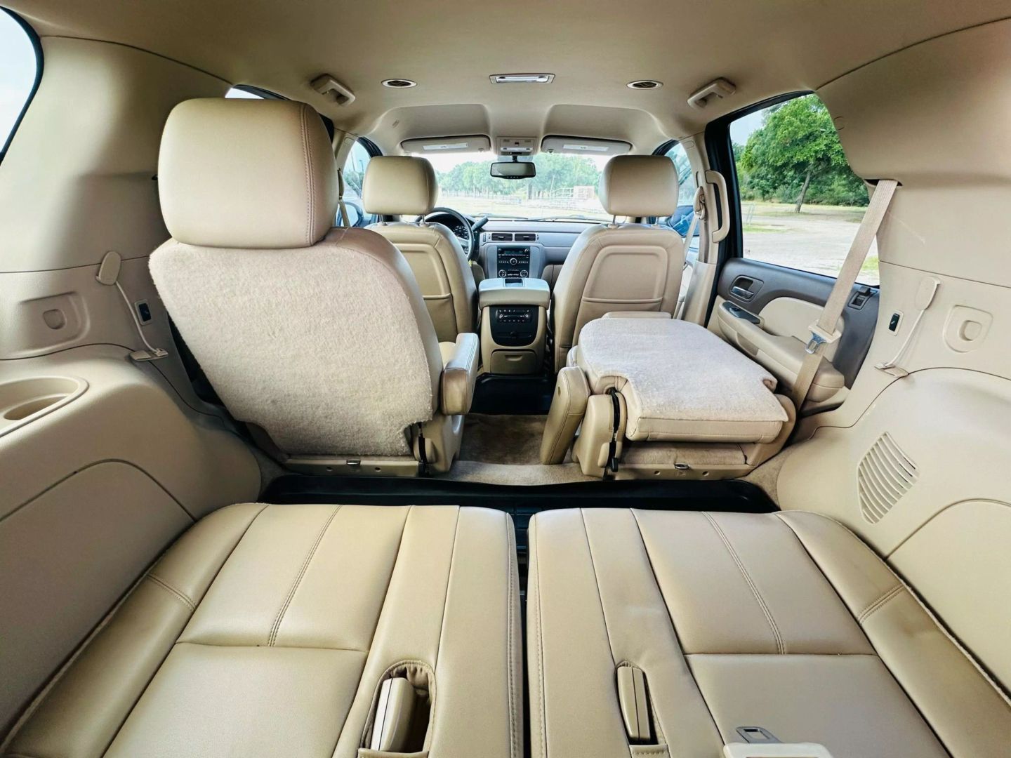 2014 Chevrolet Tahoe - Image 11