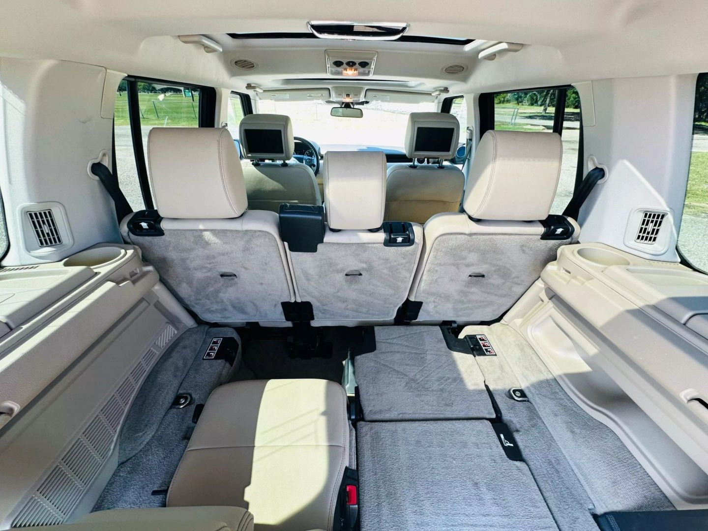 2016 Land Rover Lr4 - Image 11