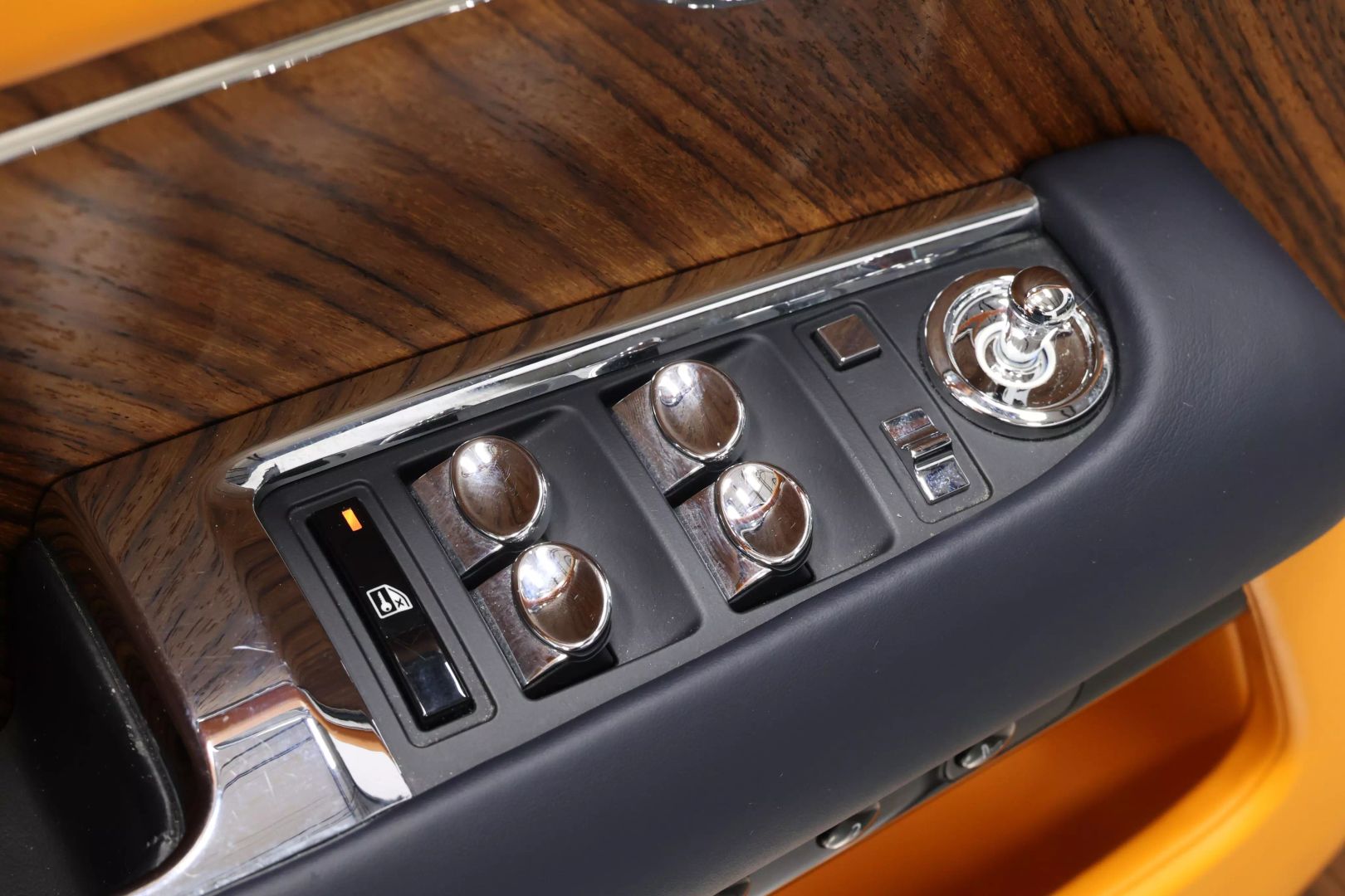 2016 Rolls-royce Dawn - Image 10