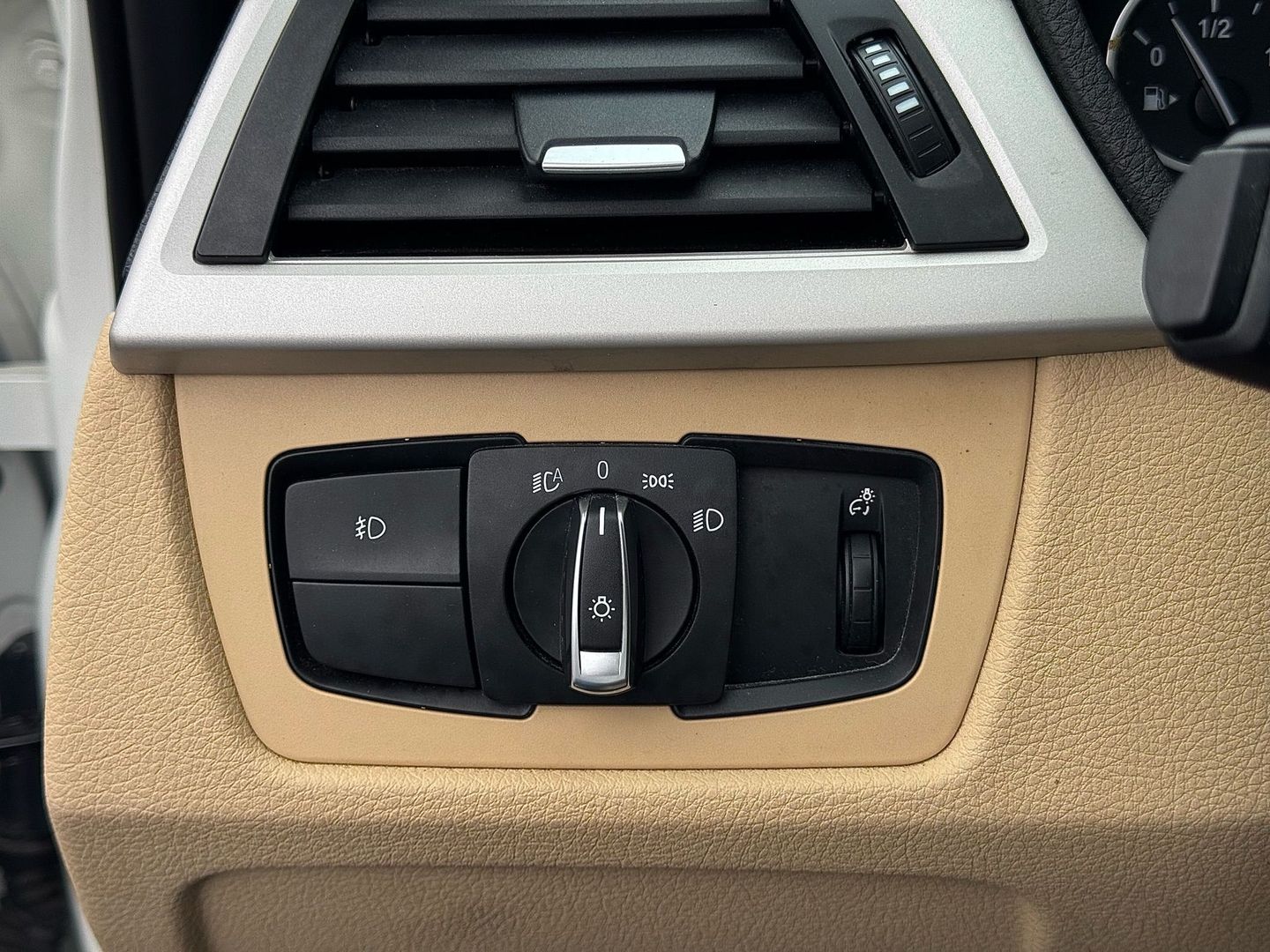 2018 Bmw 3 Series - Image 23