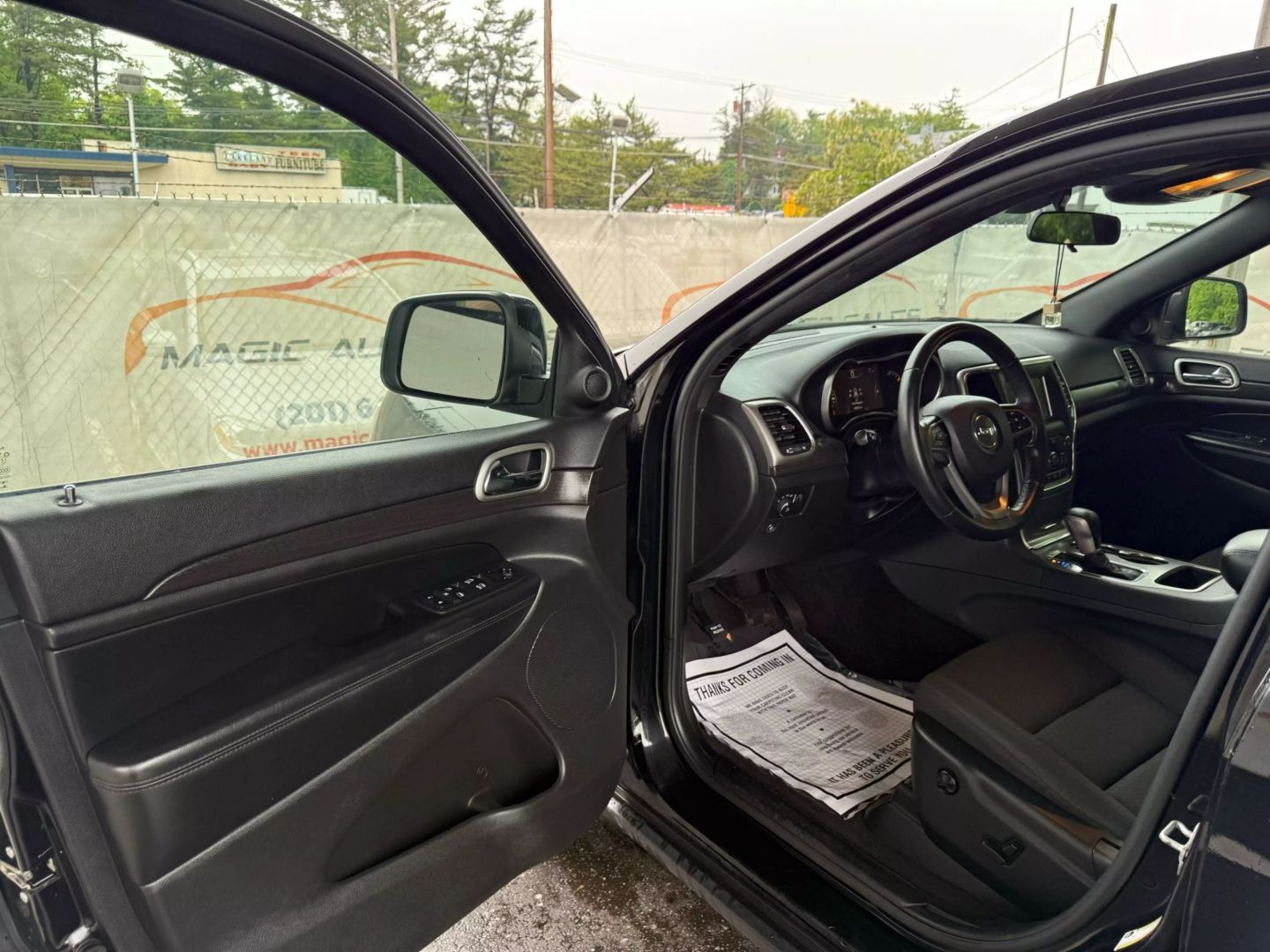 2018 Jeep Grand Cherokee - Image 14