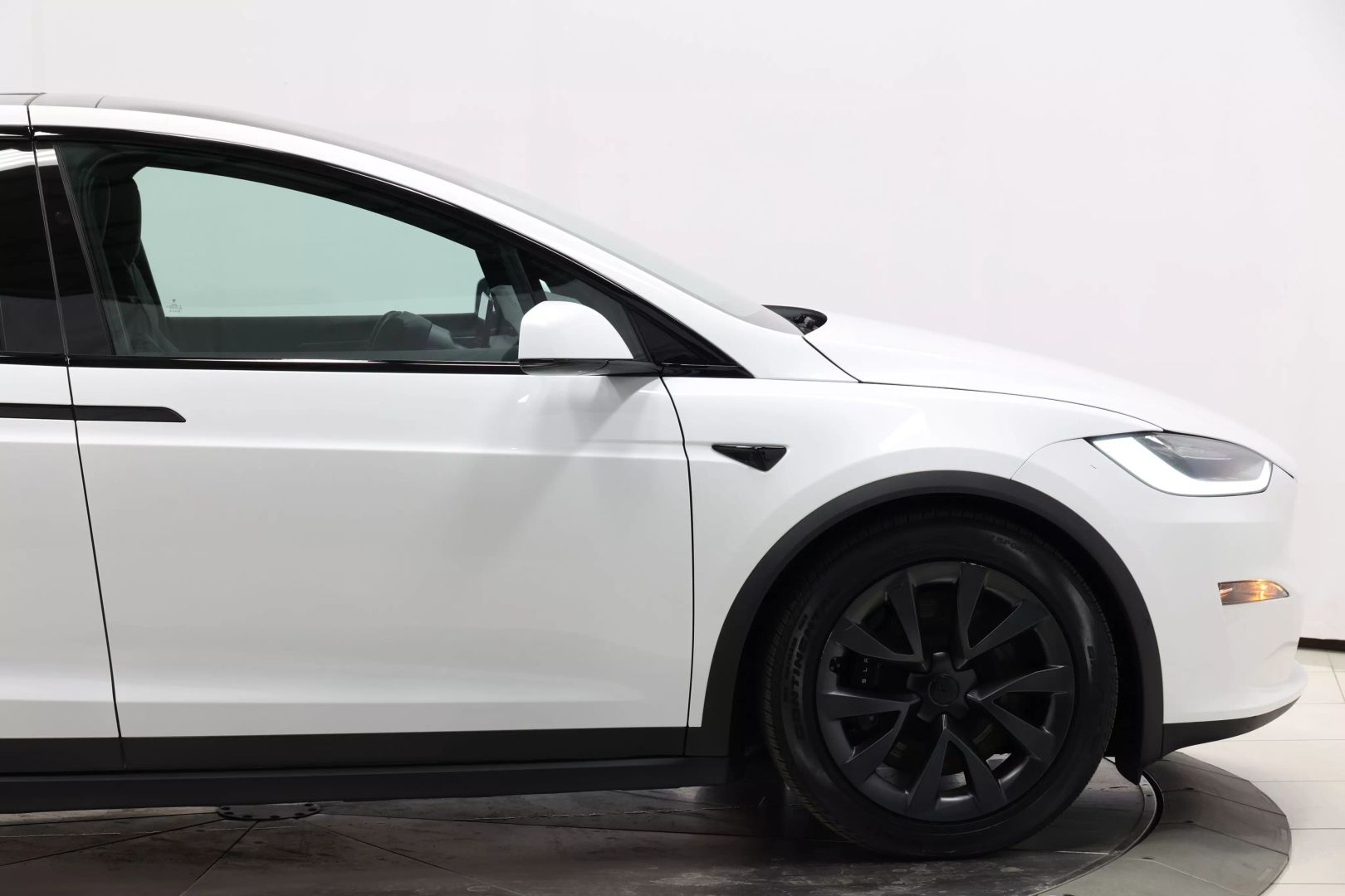 2022 Tesla Model X - Image 62
