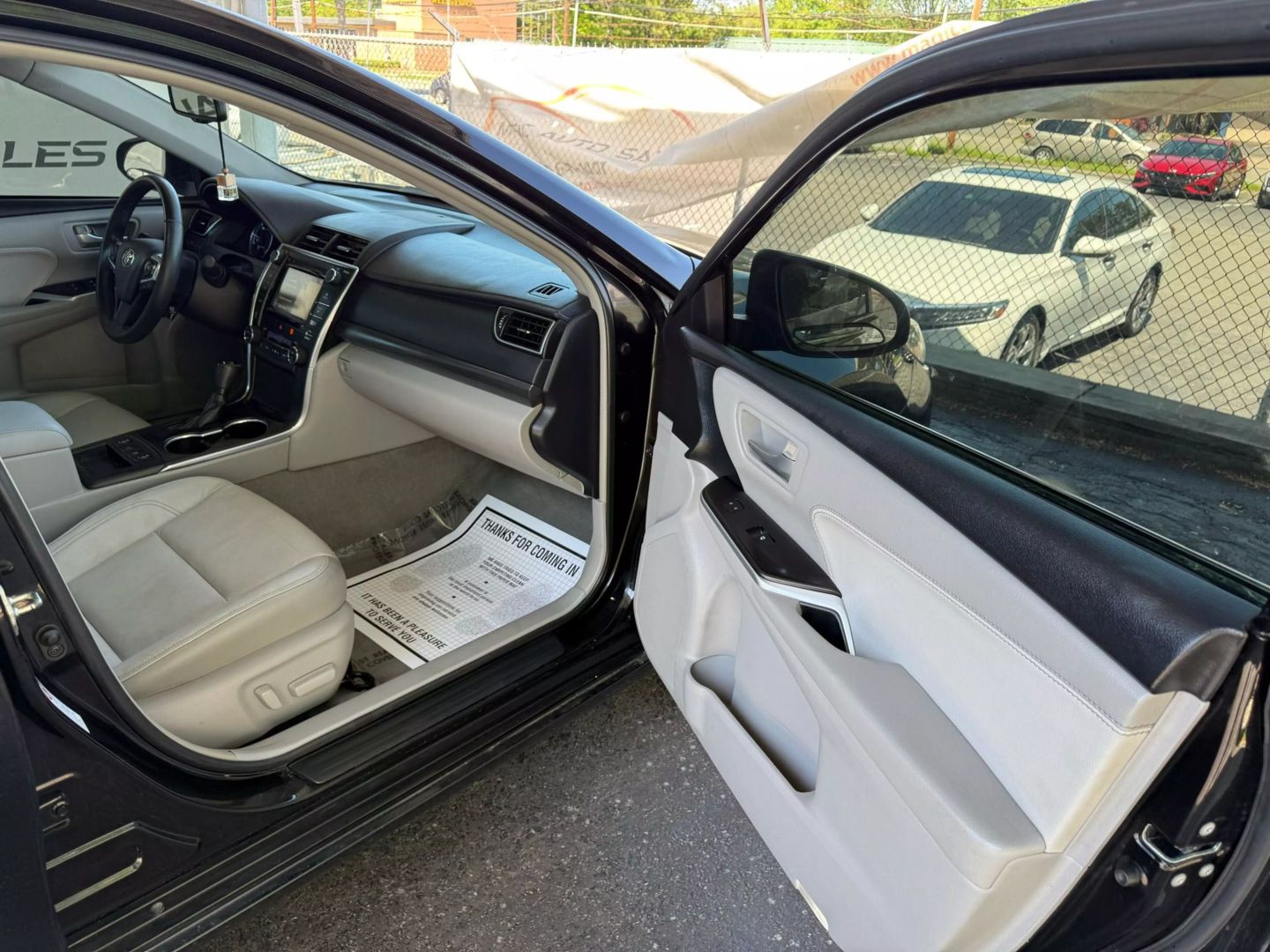 2015 Toyota Camry - Image 24