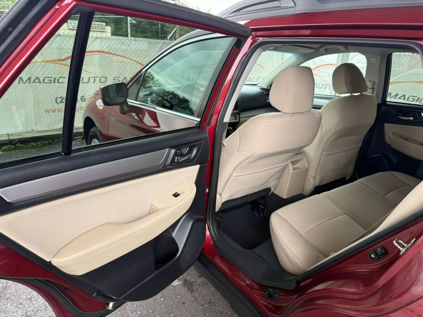 2017 Subaru Outback - Image 17