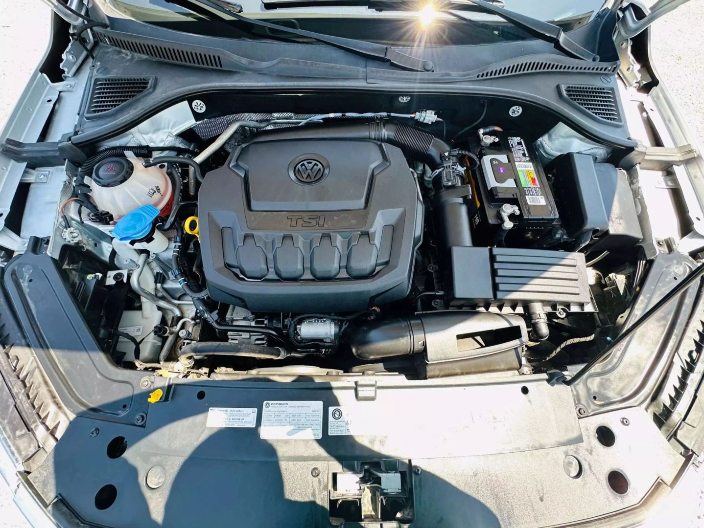 2020 Volkswagen Passat - Image 23