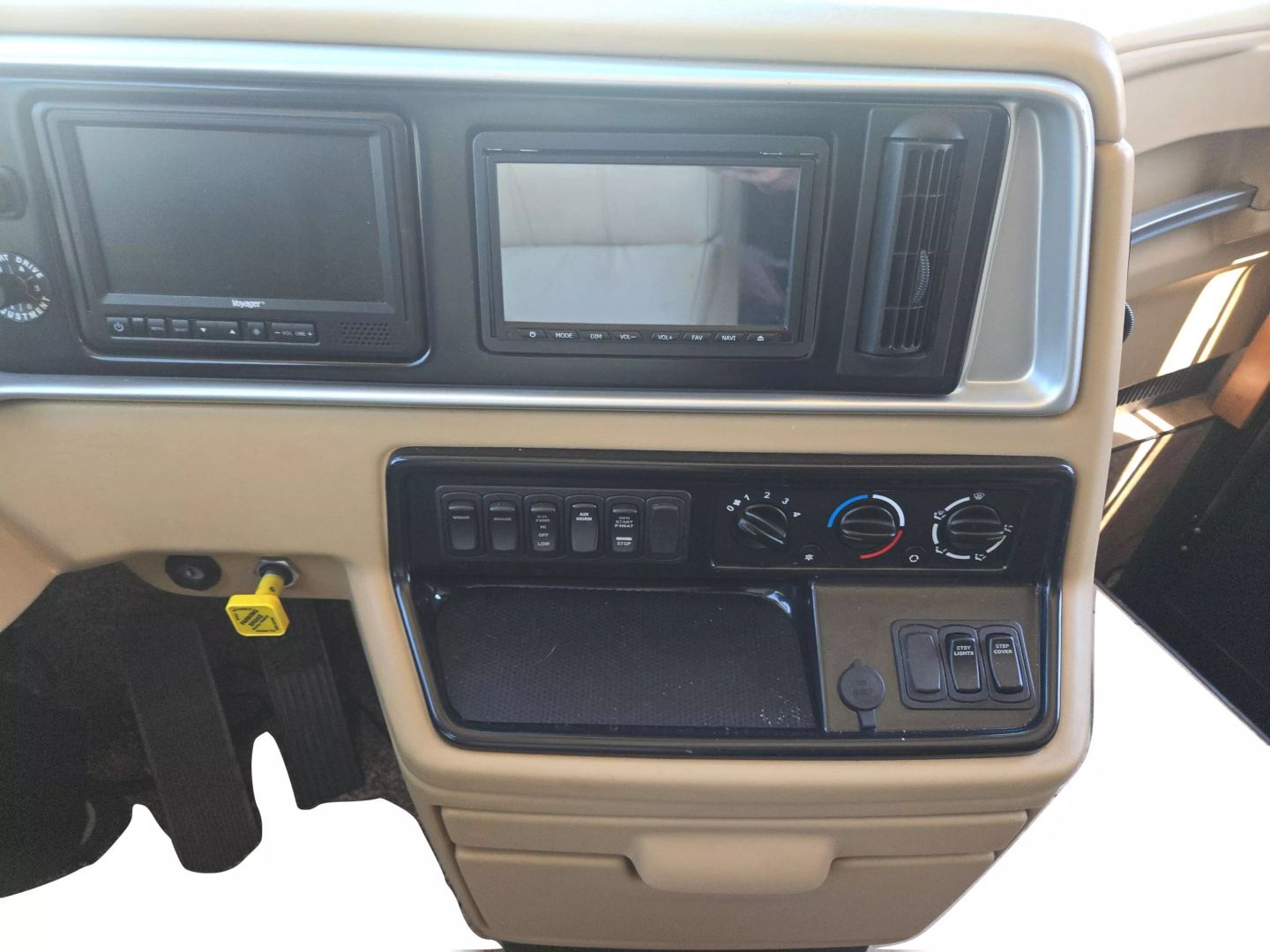 2016 Newmar Ventana Le - Image 10