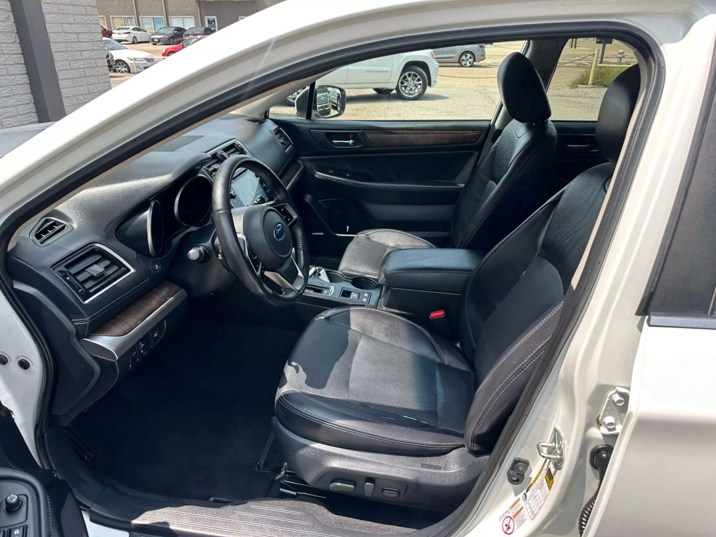 2018 Subaru Outback - Image 21