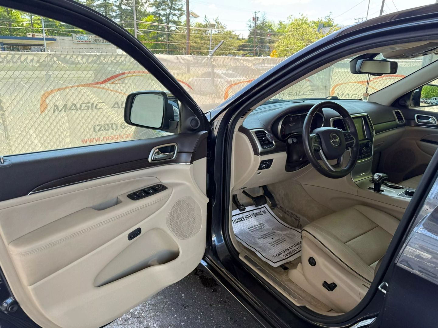 2015 Jeep Grand Cherokee - Image 14