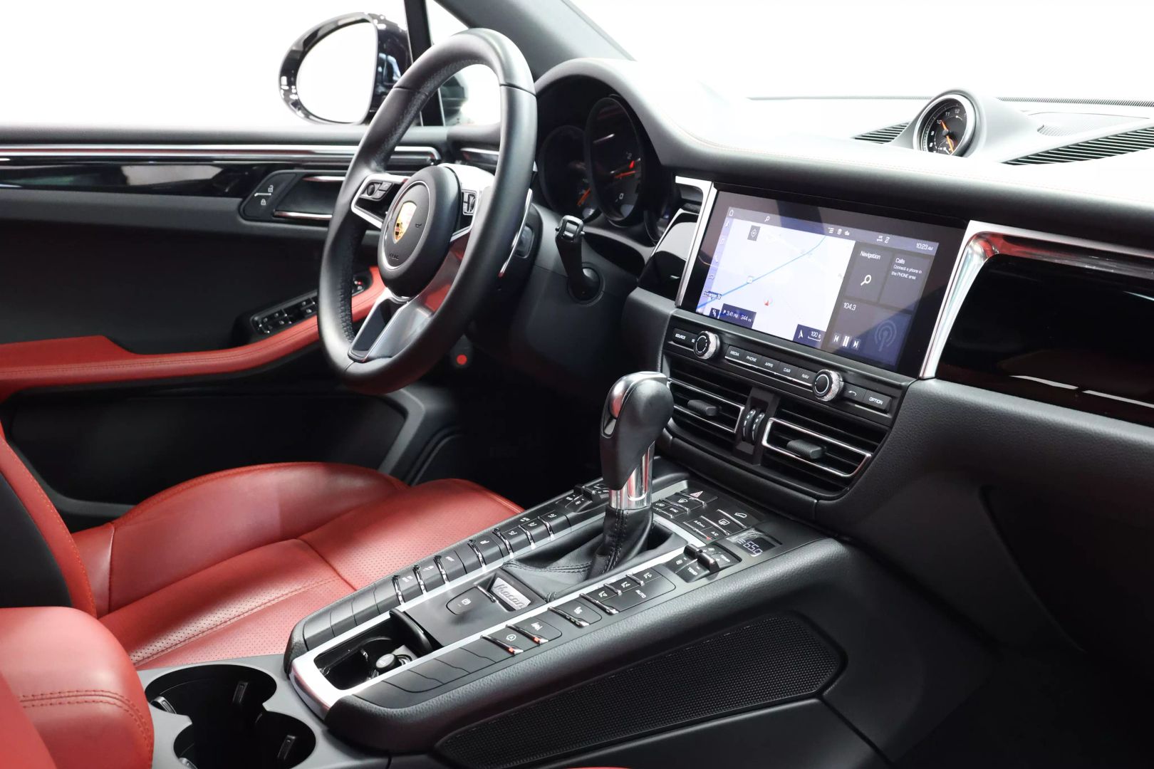 2021 Porsche Macan - Image 88