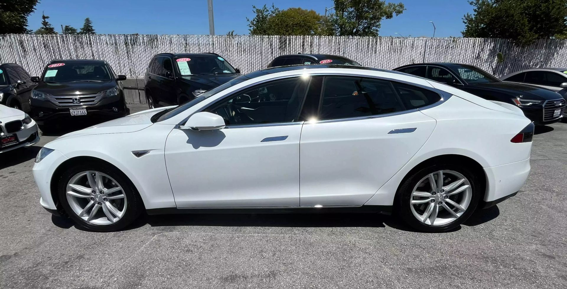2014 Tesla Model S  Vin: 5yjsa1s11efp57144 Stock Id: P57144 - Image 4