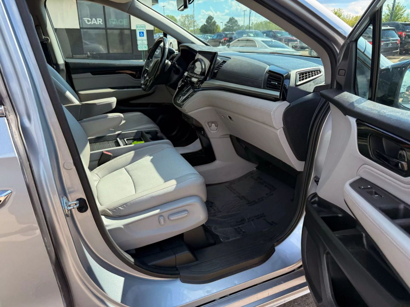 2018 Honda Odyssey - Image 31