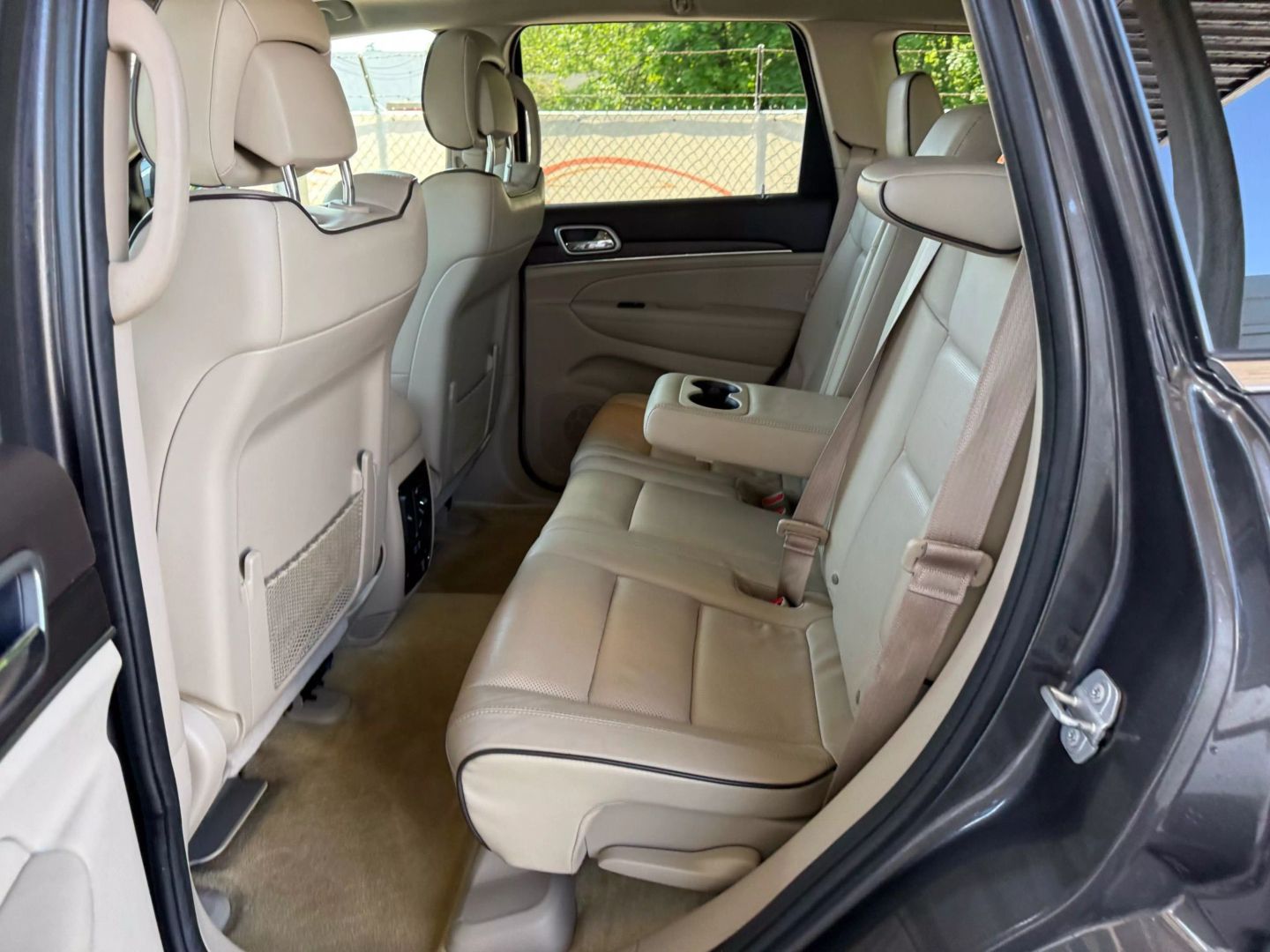 2018 Jeep Grand Cherokee - Image 18