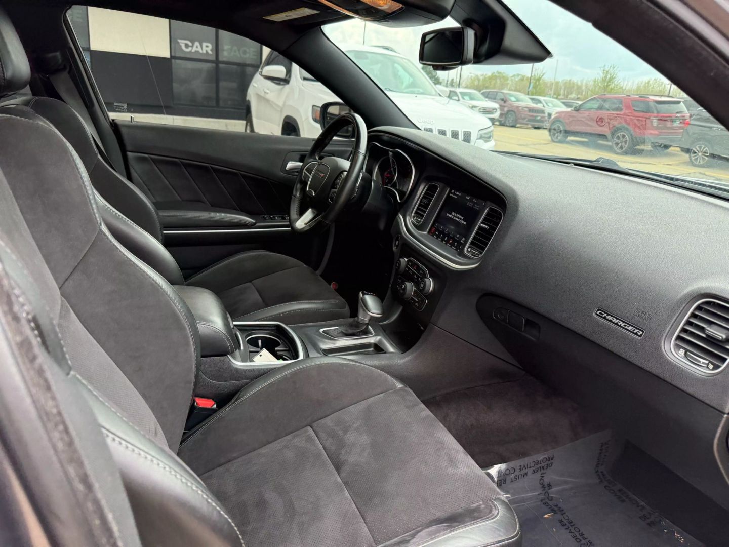 2018 Dodge Charger - Image 25