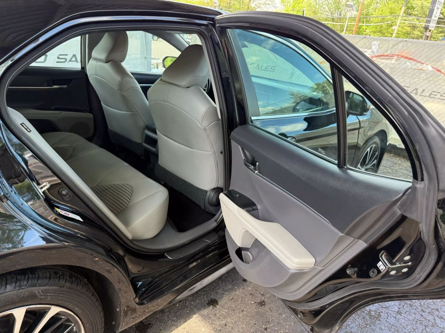 2019 Toyota Camry - Image 21