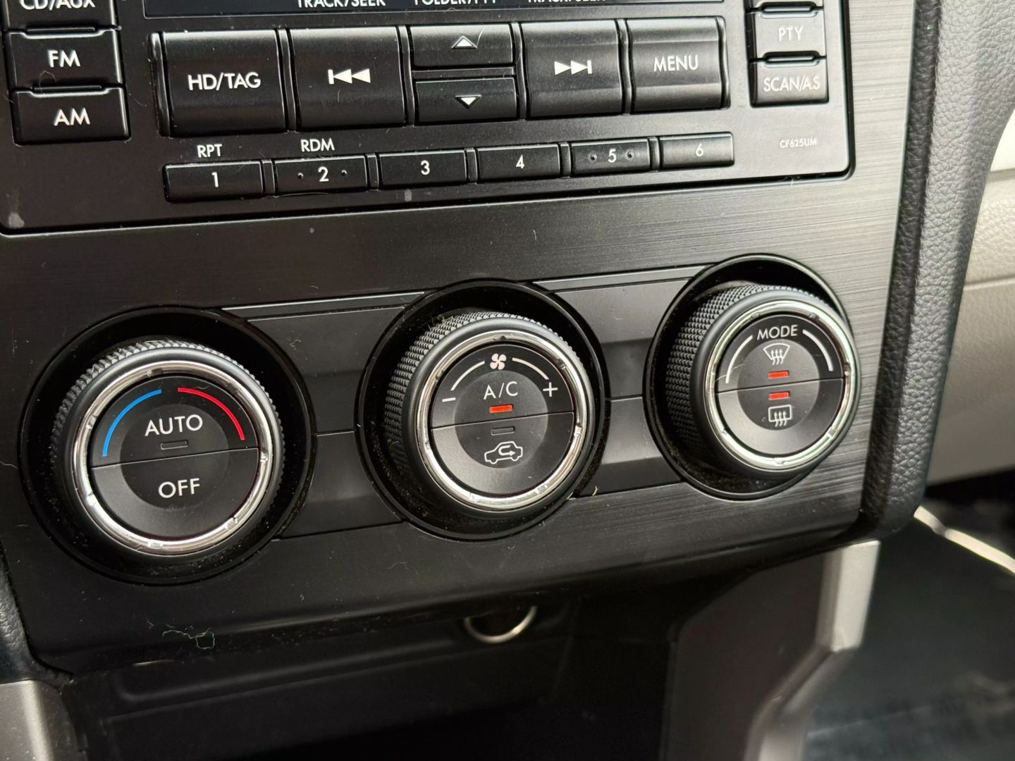 2014 Subaru Forester - Image 32