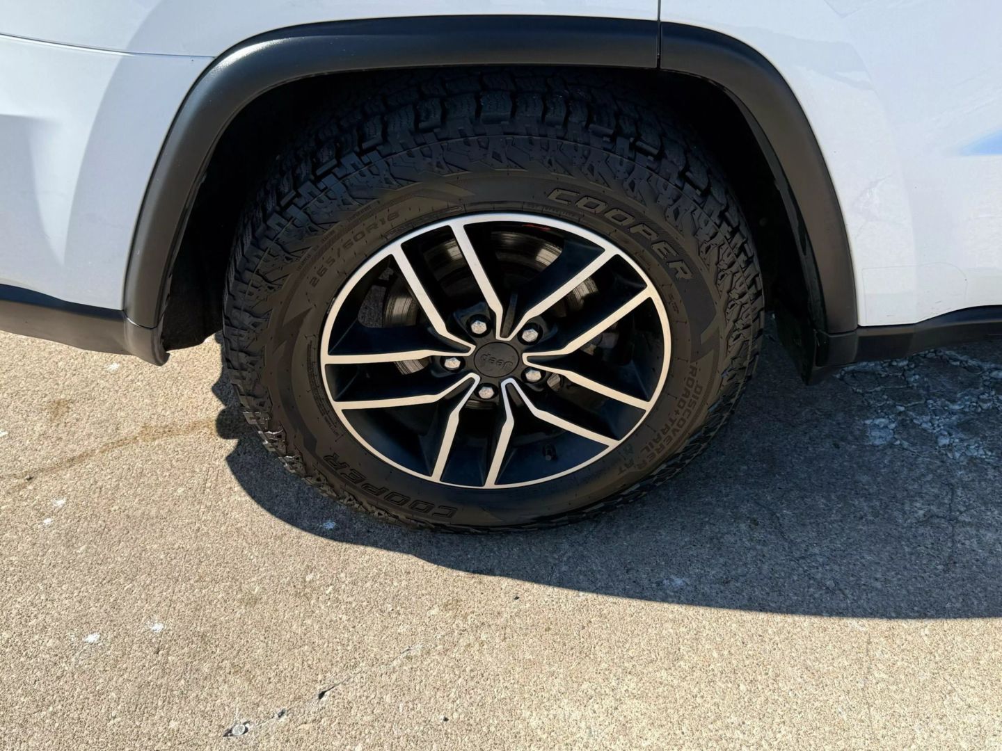 2020 Jeep Grand Cherokee - Image 65