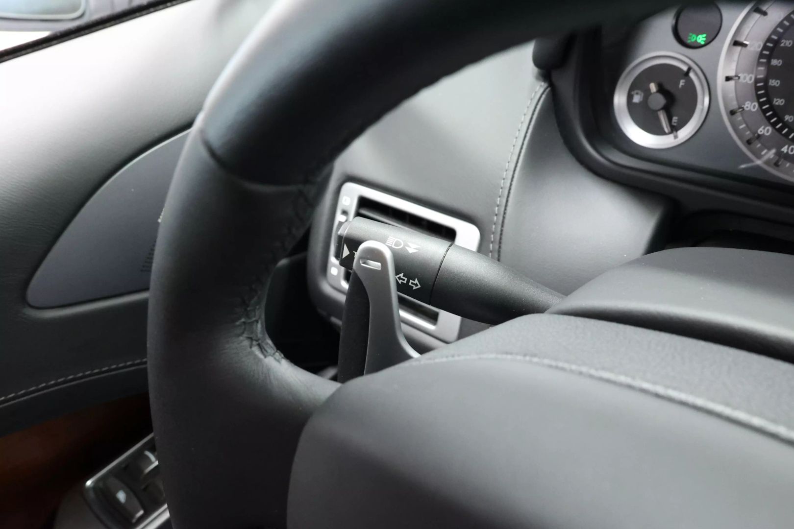 2011 Aston Martin Rapide - Image 22