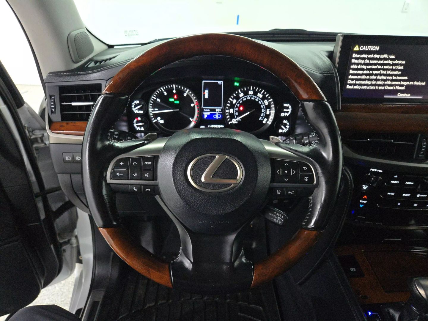 2018 Lexus Lx - Image 20