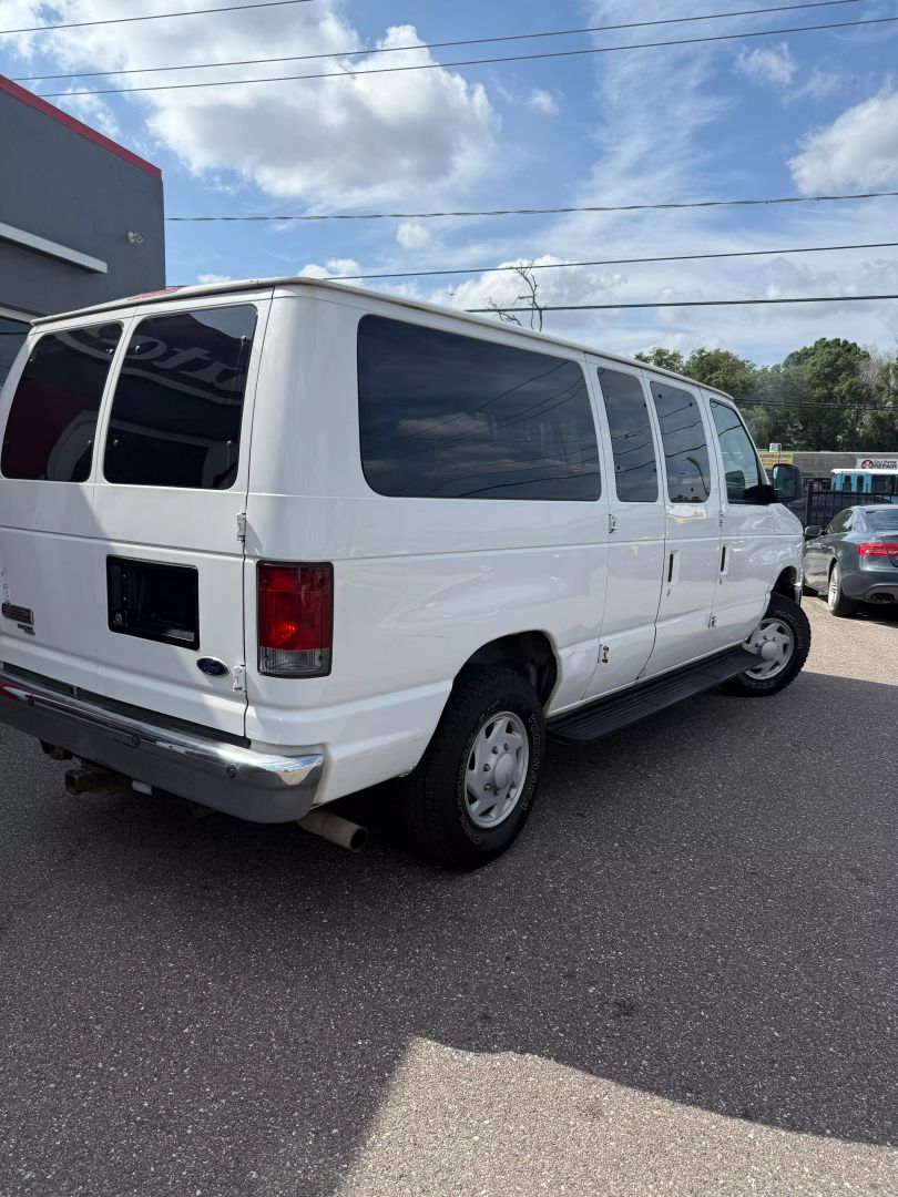 2008 Ford E350 Super Duty Passenger Xlt Van 3d - Image 6