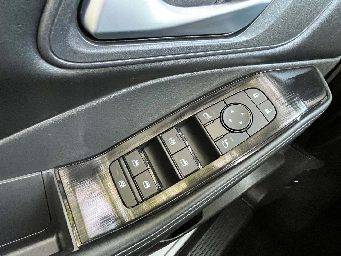 2025 NISSAN ROGUE SUV 3-CYL, TURBO, 1.5 LITER SV SPORT UTILITY 4D