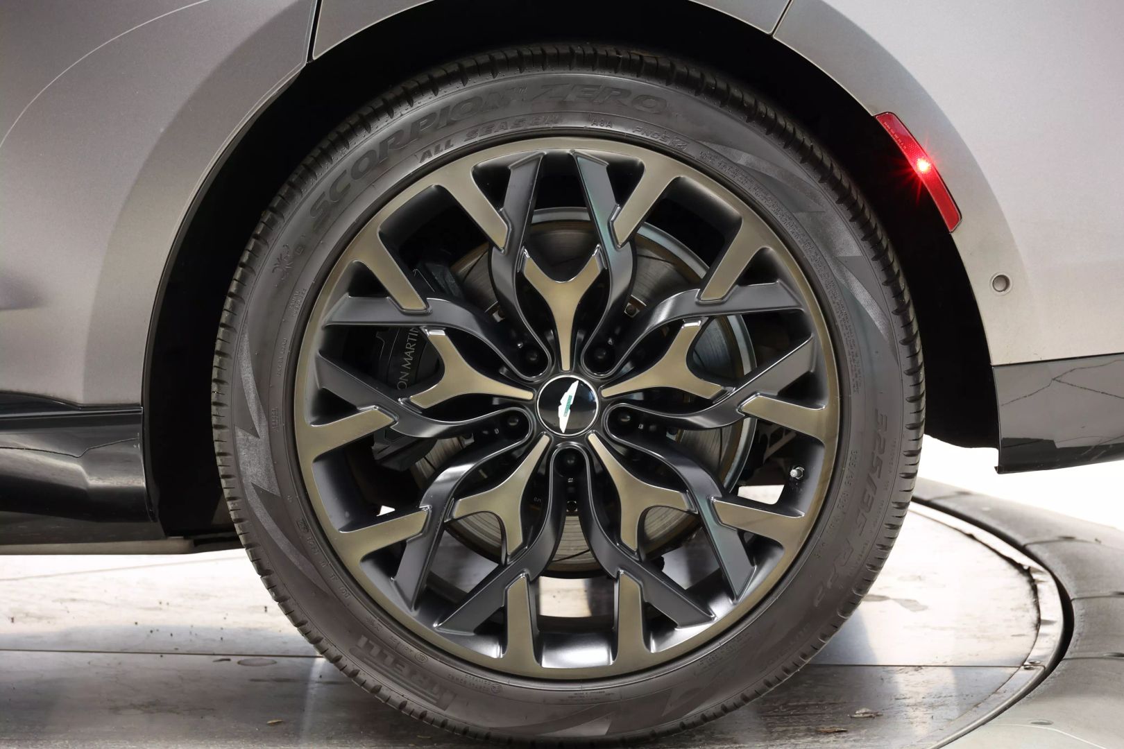 2021 Aston Martin Dbx - Image 120