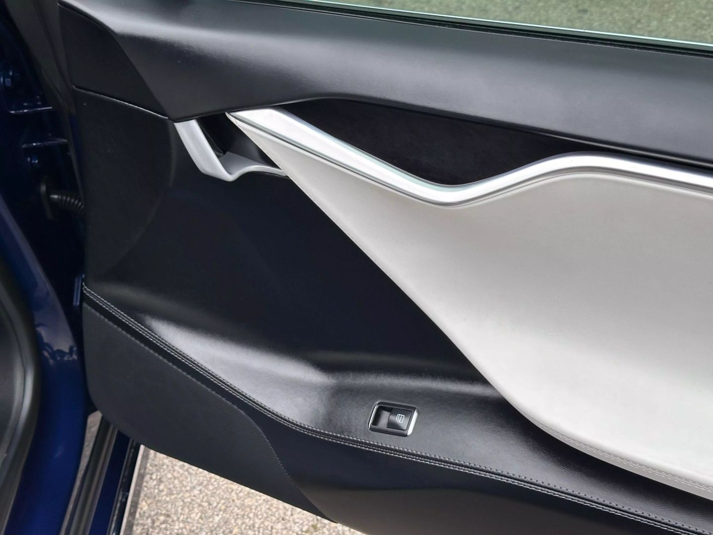 2018 Tesla Model S - Image 20