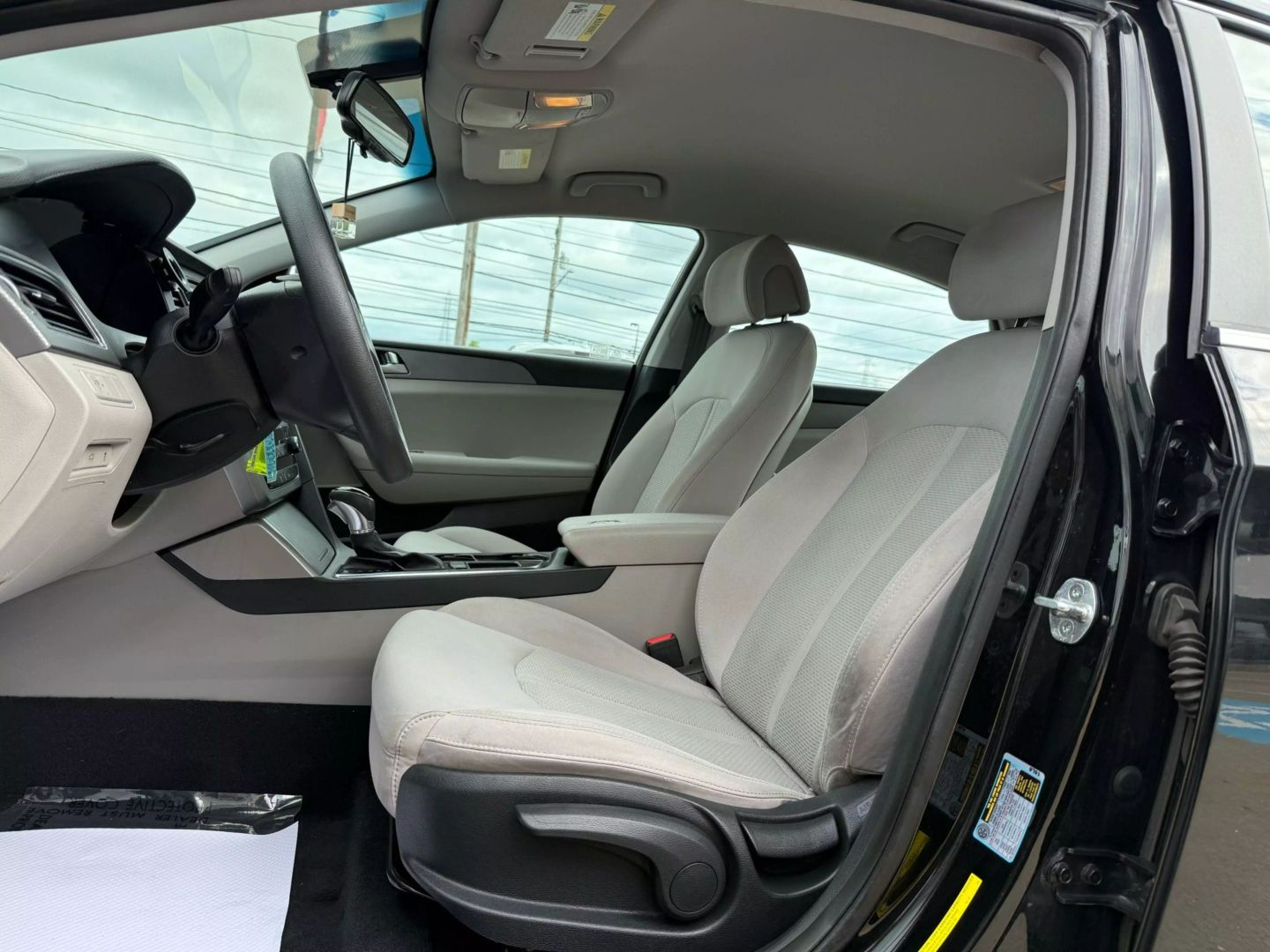 2016 Hyundai Sonata - Image 15