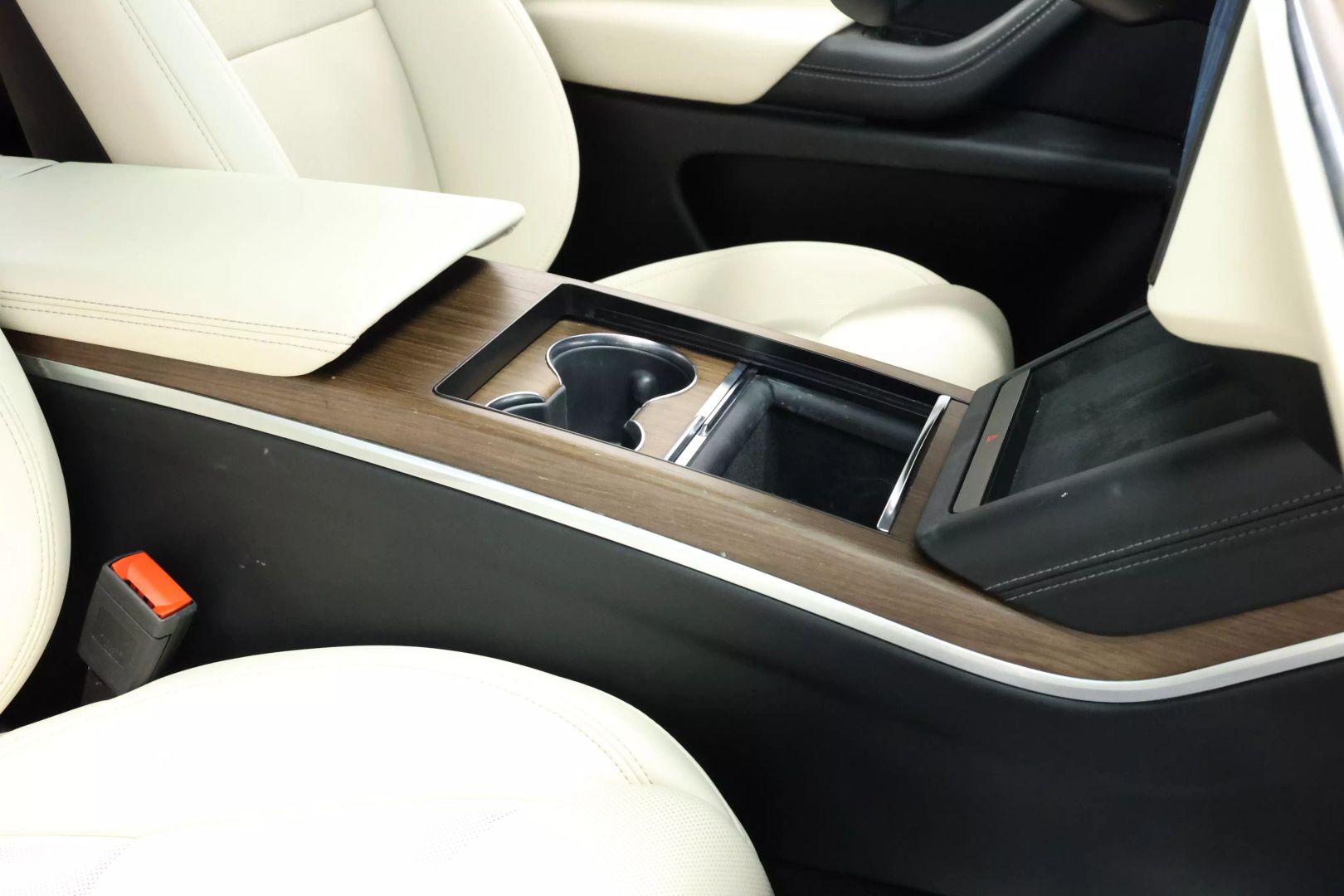 2023 Tesla Model X - Image 88