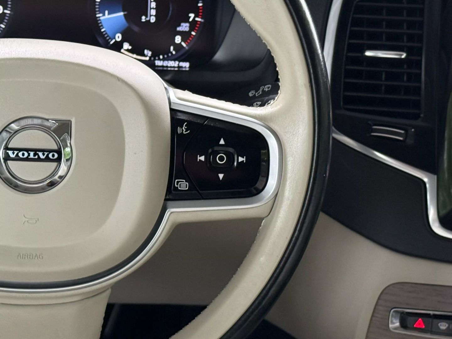 2021 Volvo Xc90 - Image 37