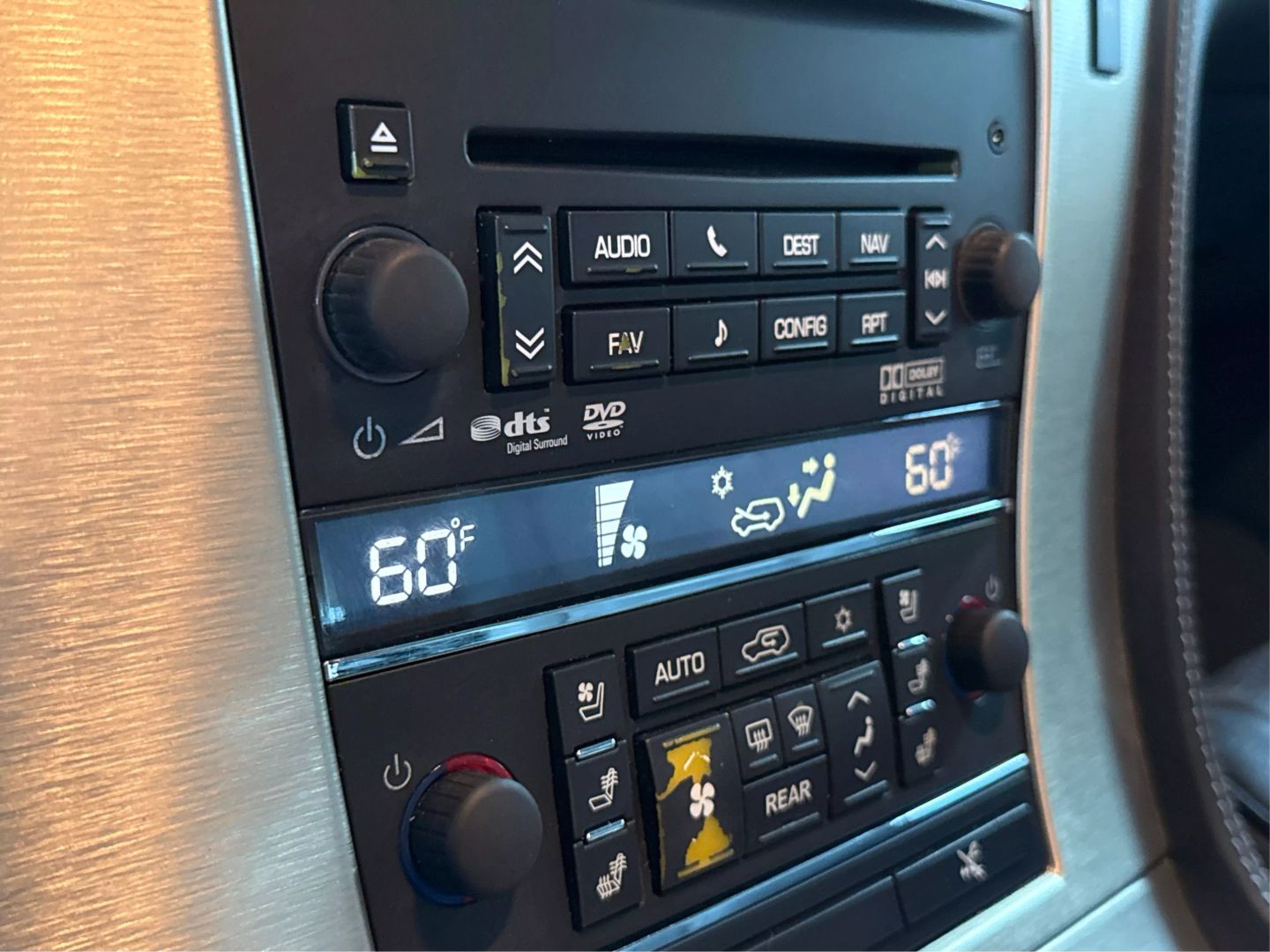 2013 Cadillac Escalade - Image 22