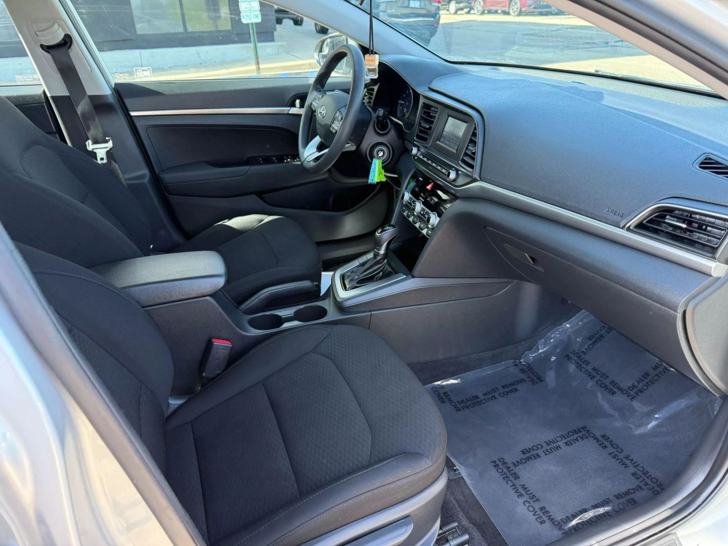 2020 Hyundai Elantra - Image 24