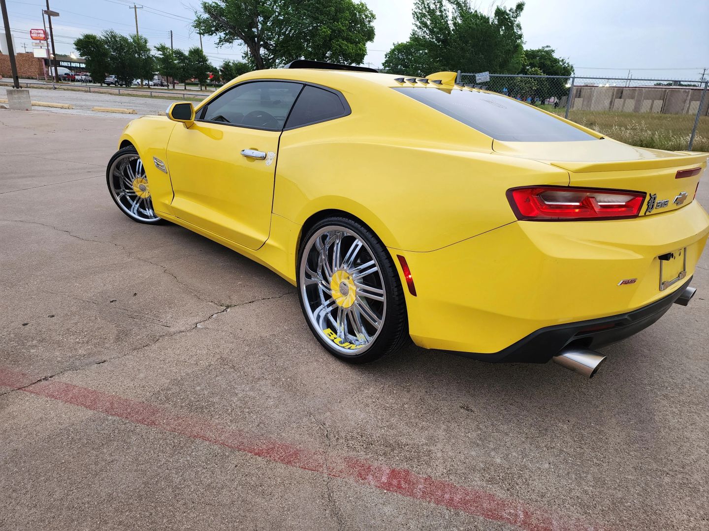 2017 Chevrolet Camaro - Image 7