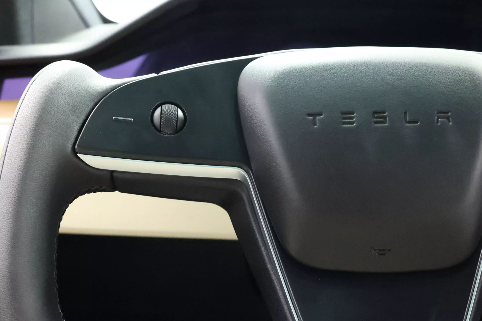 2023 Tesla Model X - Image 22