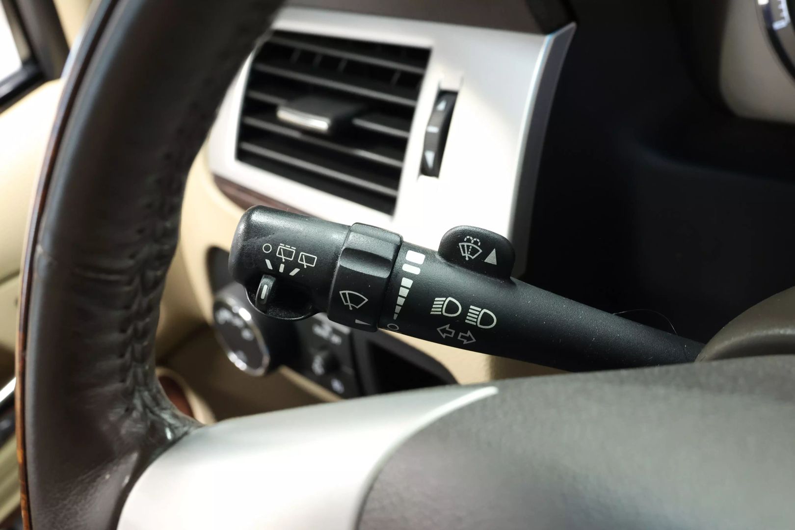 2012 Cadillac Escalade - Image 23