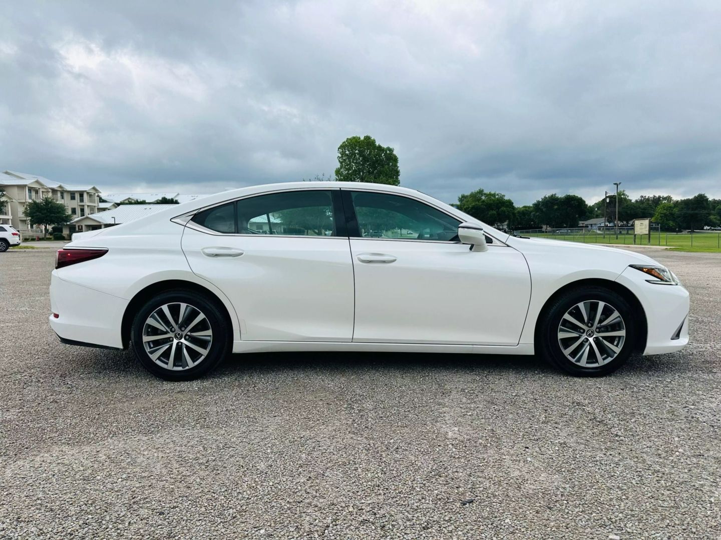 2019 Lexus Es - Image 5